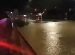 Из-за дождя в Краснодарском крае затопило участок трассы