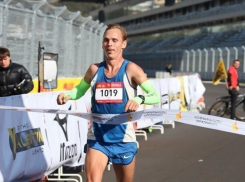 Марафонец из Краснодара победил на 42-километровой дистанции в Сибири