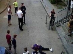 В Краснодаре подросток погиб при падении из окна высотки