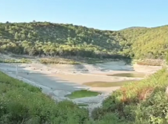 В Геленджике высохло озеро, питающее город водой 