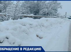 Заснеженное утро в Краснодаре: громадные сугробы и неочищенные улицы 