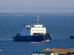 Паром с пассажирами более 13-ти часов дрейфовал в Керченском проливе