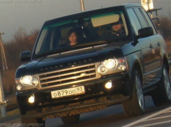 Адвокат 17-летнего юноши, сбившего бригаду рабочих на «Range Rover» в Краснодаре, отозвал жалобу на меру пресечения