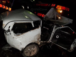 Очевидцы о смертельной аварии в Сочи: «Перед глазами пассажир «Нивы» шевелится»