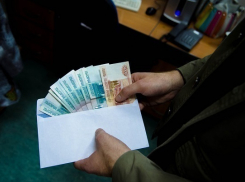 Краснодарского полицейского осудили на 2 года за вымогательство 