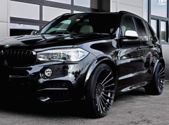 На Кубани пристав нашел автомобиль BMW X5 в кустах