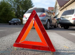 «Мерседес» сбил женщину на проезжей части в Сочи 