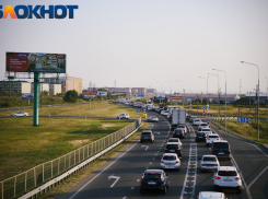 К Крымскому мосту выстроилась 30-километровая пробка из Краснодара