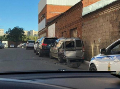 В Краснодаре водитель Range Rover устроил массовое ДТП и сбежал