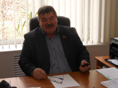 Заксобрание Кубани рассмотрит эпизод сноса забора соседей депутатом в Ленинградской