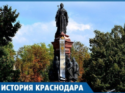 Казакам изменили лица на памятнике Екатерине II в Краснодаре