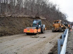 В Горячем Ключе вместо разрушенной оползнем дороги проложили новую 