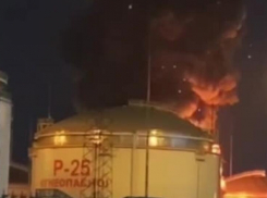 В Краснодарском крае загорелся резервуар с нефтью