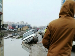 Краснодарский «обочечник» едва не утонул на обочине 