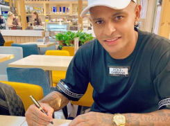 Коллекцию часов на 23 млн рублей украли у нападающего «Краснодара» Ари 