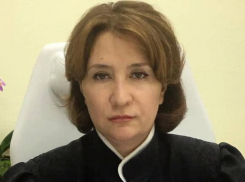 Верховный суд РФ не вернул мантию краснодарской «золотой» судье Елене Хахалевой