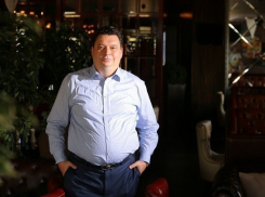 Глава Адыгеи наградил известного юриста Ставрополья