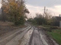 По уши в грязи: жителей посёлка под Краснодаром лишили дороги