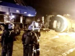 ЧП на Кубани: цистерны с токсичным грузом сошли с рельсов и опрокинулись