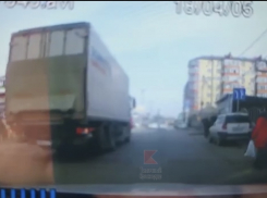 В Краснодаре водитель грузовика случайно сбил насмерть бабушку
