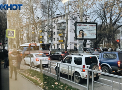 Новый год: Краснодар встал в 8-балльных пробках днем 30 декабря