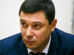 Мэр Краснодара заставил автомобилистов, портящих при ДТП  остановки и бордюры, оплачивать ущерб