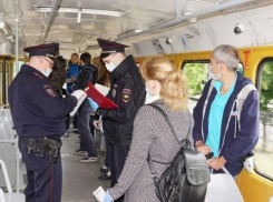 Около 50 % кубанцев заражаются ковидом в транспорте, аптеках и очередях