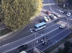 На помощь перевернувшейся в Сочи «четырнадцатой» бежали со всех сторон