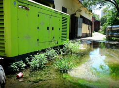  Несколько дворов в Сочи пару месяцев топят сточные воды 