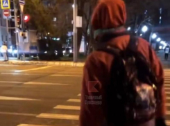 Танцующего «человека-паука» под солями сняли на видео в Краснодаре