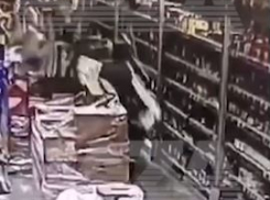 В краснодарской «Ленте» покупательницу завалило туалетной бумагой