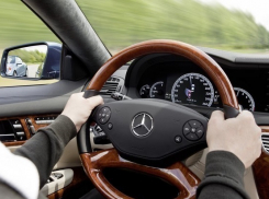 В Краснодаре водитель «Мерседеса» применил насилие над полицейским 