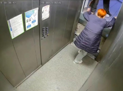 Лифт с пассажиркой сорвался с 6 этажа в Краснодаре: видео 