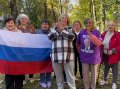 Давить нацистскую сволочь осталось недолго: «Отряды Путина» поздравили россиян с Днём народного единства