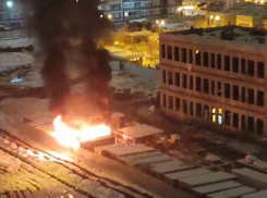 В Краснодаре загорелась строящаяся школа