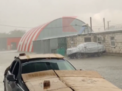В Краснодаре прошёл ливень с крупным градом: видео