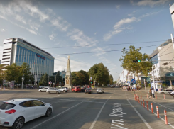  На пересечении улиц Красной и Буденного в Краснодаре из-за пробок изменят работу светофора 
