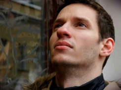 Критик разгромил новый спектакль с Галицким от краснодарского «Одного театра»