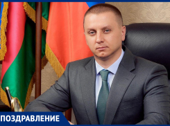 Депутат Гордумы Андрей Анашкин поздравил педагогов с Днем учителя