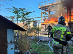 На Тихорецкой загорелся градирный корпус МЖК «Краснодарский»