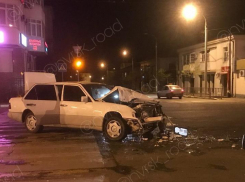 В Новороссийске 20-летний без прав водитель «Мерседеса» на «встречке» сбил байкера