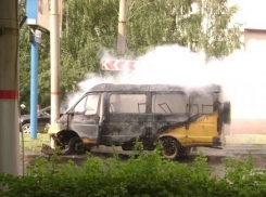 В Краснодаре чуть не сгорели заживо пассажиры маршрутки
