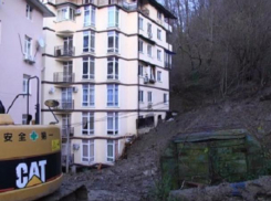 Сошедший в ноябре оползень в Сочи все еще представляет угрозу многоэтажке