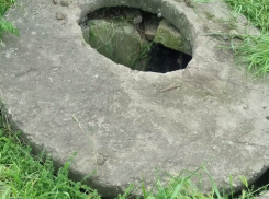 Глава СК Краснодарского края поручил возбудить дело по факту падения ребенка в канализационный люк в Новотитаровской