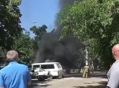  В Краснодаре возле Восточного рынка сгорели две машины 