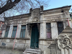Иерусалимский крест и бог Чур: какую тайну хранит дом в старом центре Краснодара