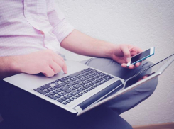 Краснодарского педофила осудили на 12 лет за развращение школьницы через соцсети