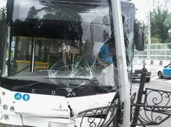 В Сочи в ДТП попал пассажирский автобус  