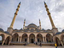 Вместо красот Краснодара на новых купюрах могут изобразить мечеть «Сердце Чечни» и Дербент