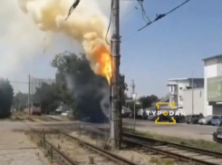 В Краснодаре на контактной трамвайной сети произошел пожар